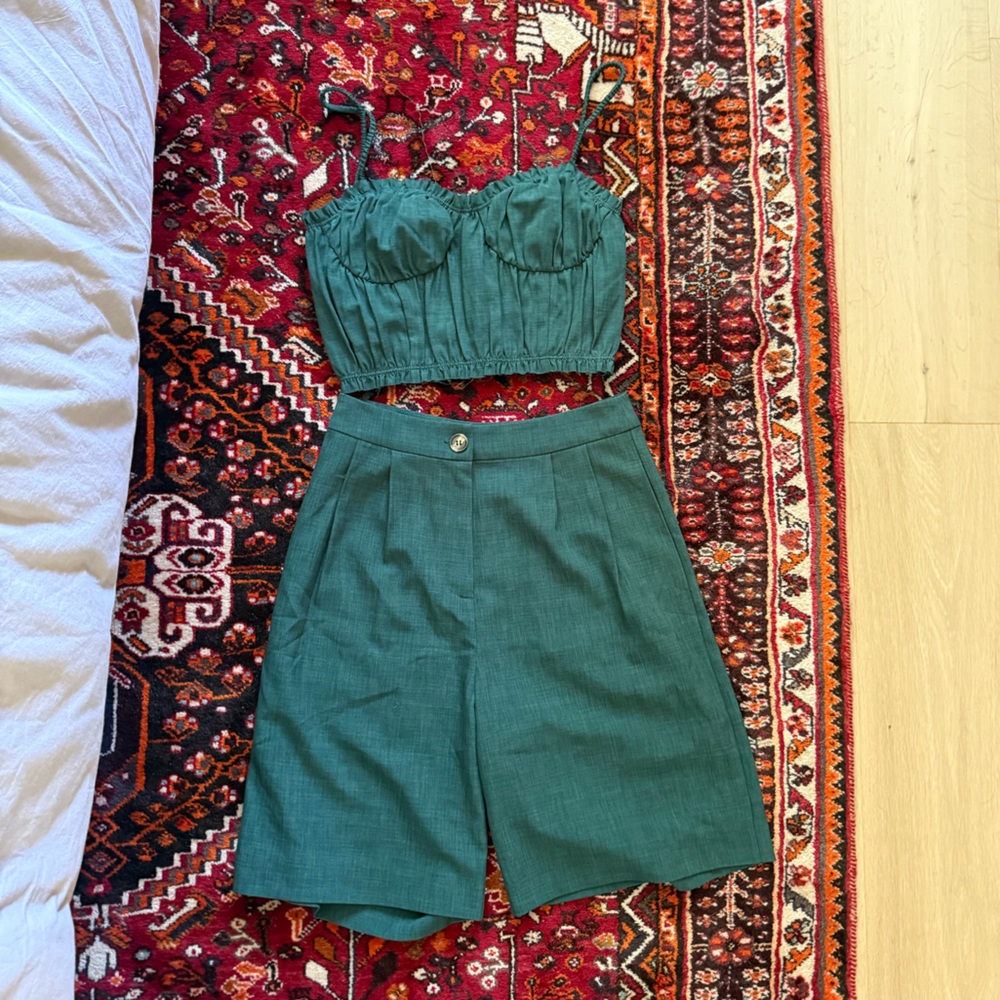 Green Linen Set